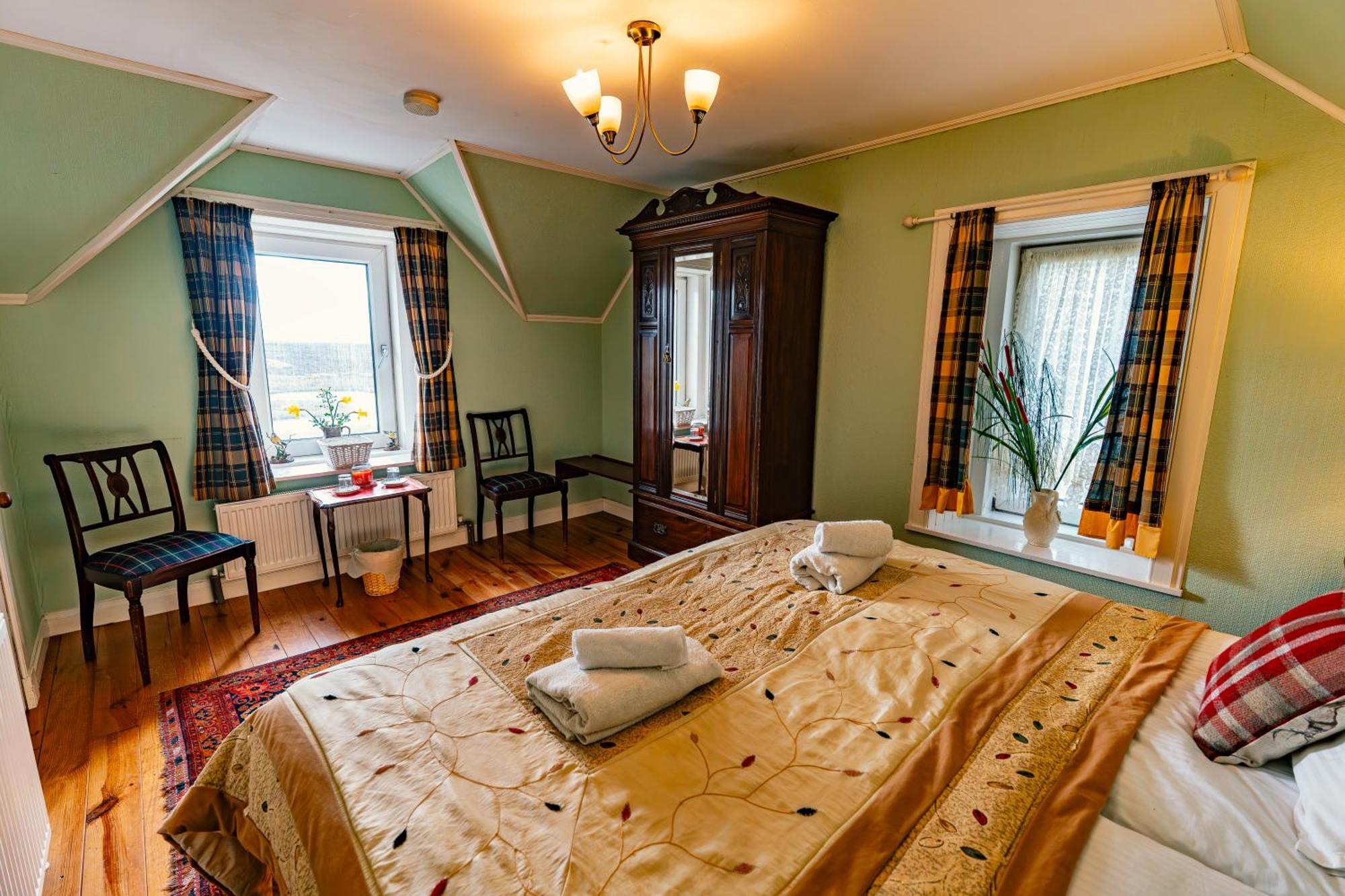 Garvault House Hotel Kinbrace Стая снимка
